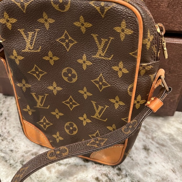 LOUIS VUITTON AMAZON CROSS BODY SHOULDER BAG MONOGRAM - Picture 2 of 7